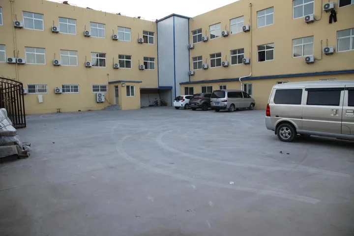 Бинжоу: Binzhou Yifeng Business Hotel