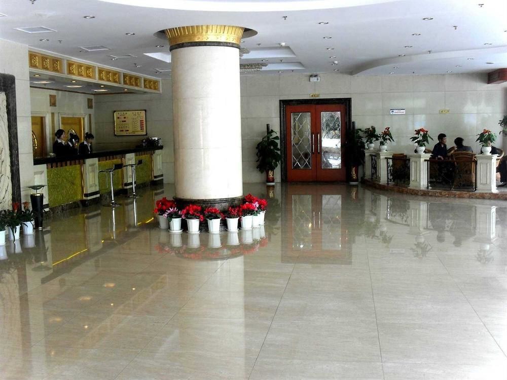 Линьи: Yonghe Business Hotel
