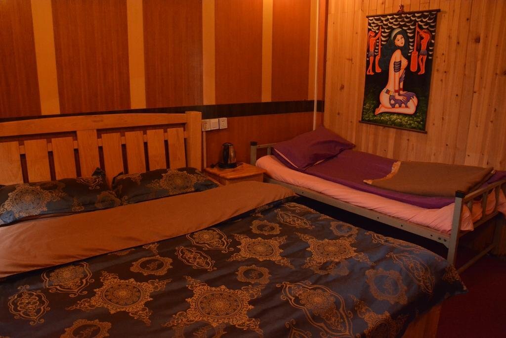 Шангри-Ла: Shangri La Gold Year Youth Hostel
