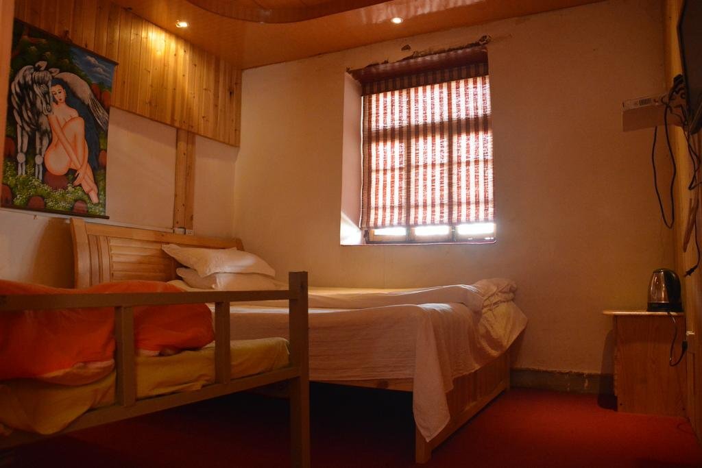 Шангри-Ла: Shangri La Gold Year Youth Hostel