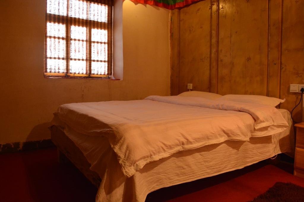 Шангри-Ла: Shangri La Gold Year Youth Hostel