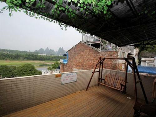 Яншо: Отель Yangshuo Jiangbian Inn