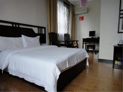Яншо: Отель Yangshuo Jiangbian Inn