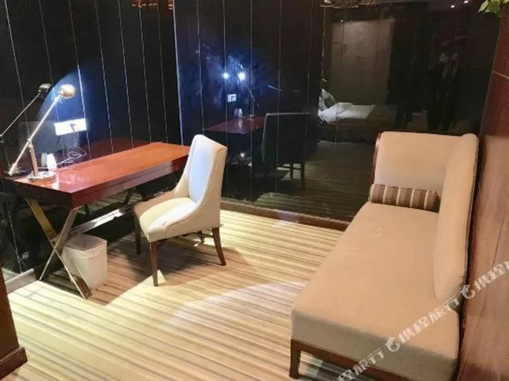 Чанчжоу: Qingmu Hotel Changzhou Yancheng World Trade Centre