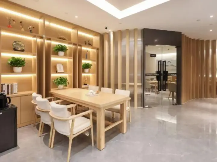 Чанчжоу: Qingmu Hotel Changzhou Yancheng World Trade Centre