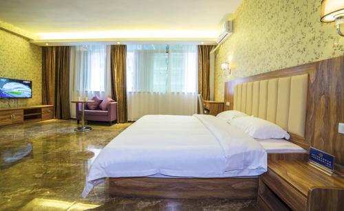 Yangshuo Rainbow Holiday Hotel — фото 3