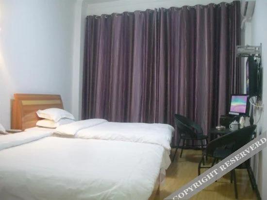 Уян: Zhenyuan Sunny Hotel