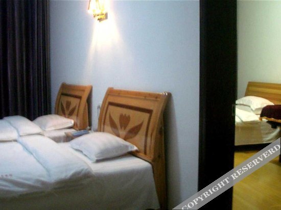 Уян: Zhenyuan Sunny Hotel