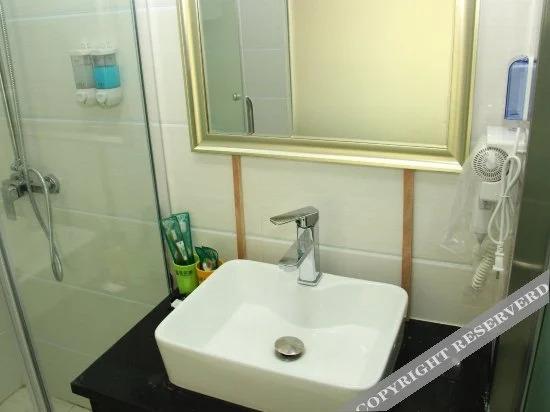 Ухань: Yi'erke City Chain Hotel Wuhan Nanhu Garden