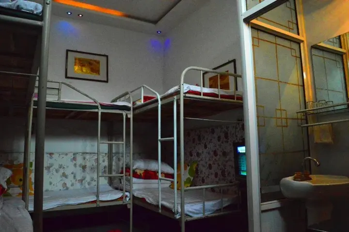 Цзиньчжун: Jishixiang Youth Hostel