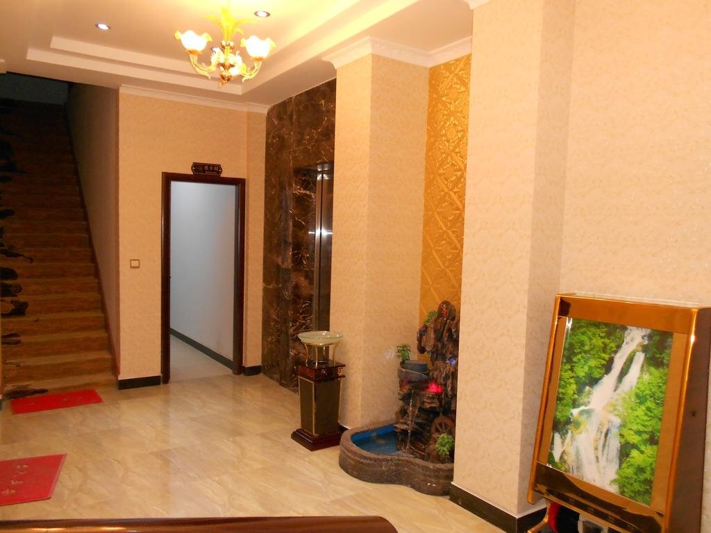 Линжи: Linzhi Huarui Hotel