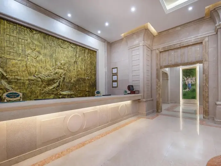 Шэньчжэнь: Vienna Int Hotel Shenzhen Songgang Wanzhao Square