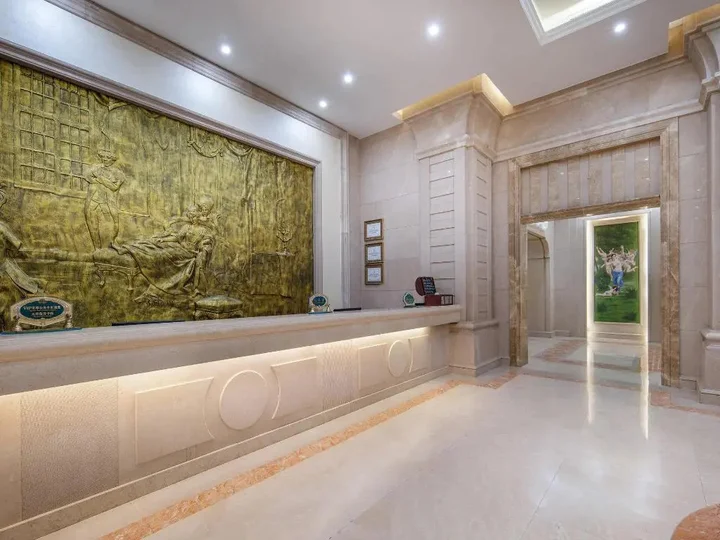 Шэньчжэнь: Vienna Int Hotel Shenzhen Songgang Wanzhao Square