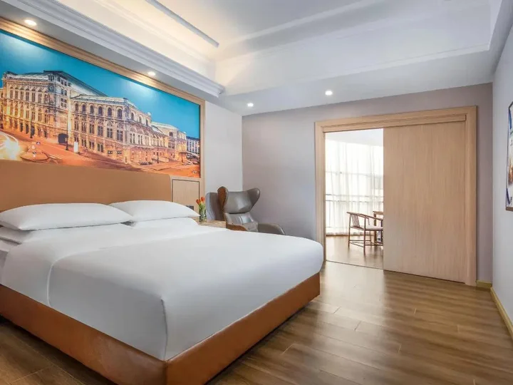 Шэньчжэнь: Vienna Int Hotel Shenzhen Songgang Wanzhao Square