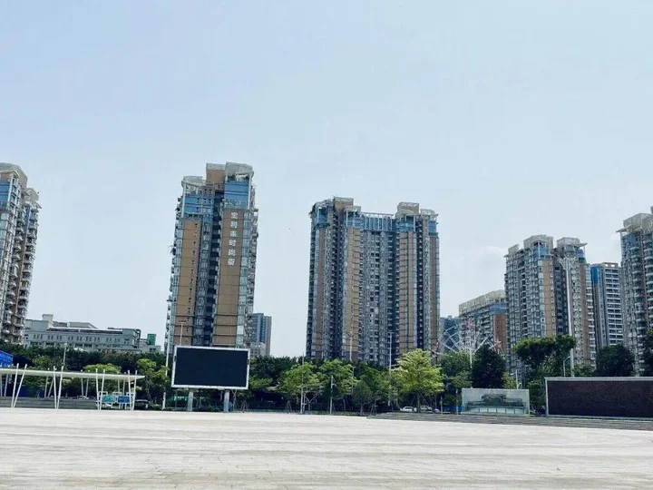Шэньчжэнь: Vienna Int Hotel Shenzhen Songgang Wanzhao Square