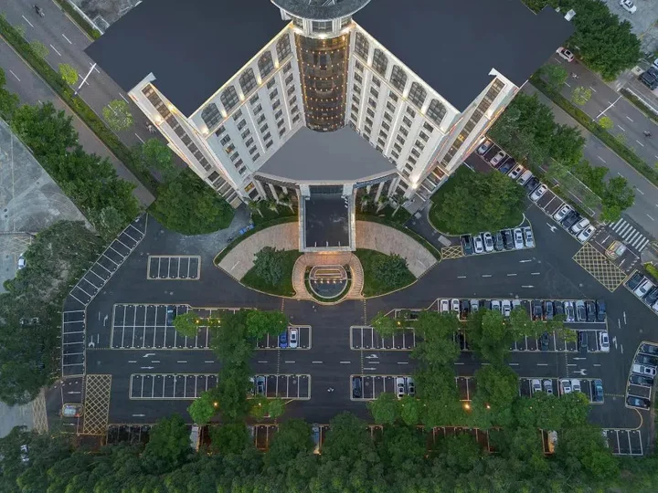 Шэньчжэнь: Vienna Int Hotel Shenzhen Songgang Wanzhao Square