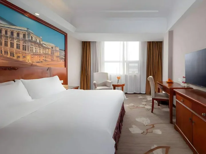 Шэньчжэнь: Vienna Int Hotel Shenzhen Songgang Wanzhao Square