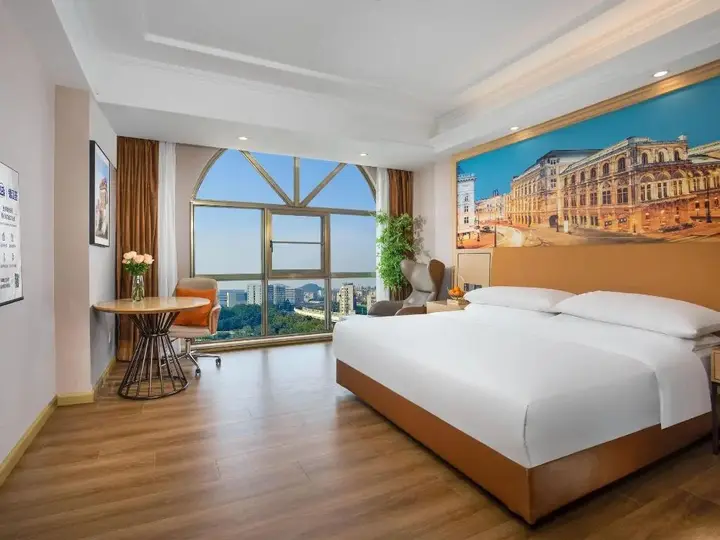 Шэньчжэнь: Vienna Int Hotel Shenzhen Songgang Wanzhao Square