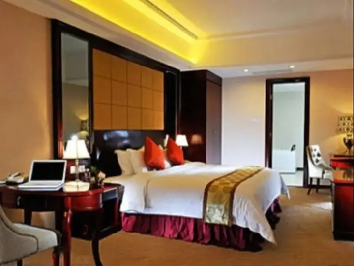 Шэньчжэнь: Vienna International Hotel (Shenzhen Shuanglong Subway Station)