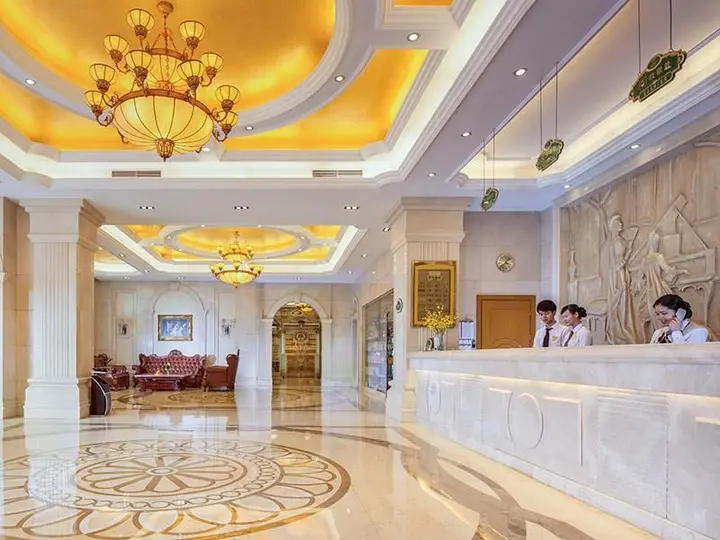 Шэньчжэнь: Vienna 3 Best Henggang Cuihu Shangzhuang
