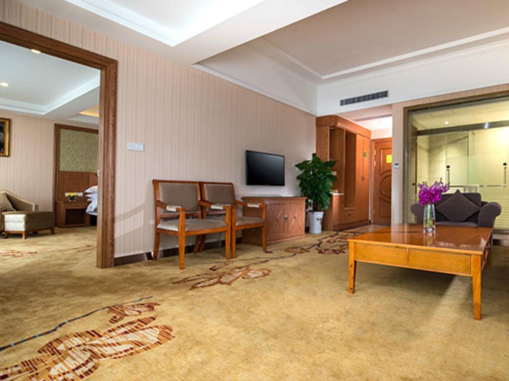 Шэньчжэнь: ViennaInternational Hotel Shenzhen Longgang Lilan