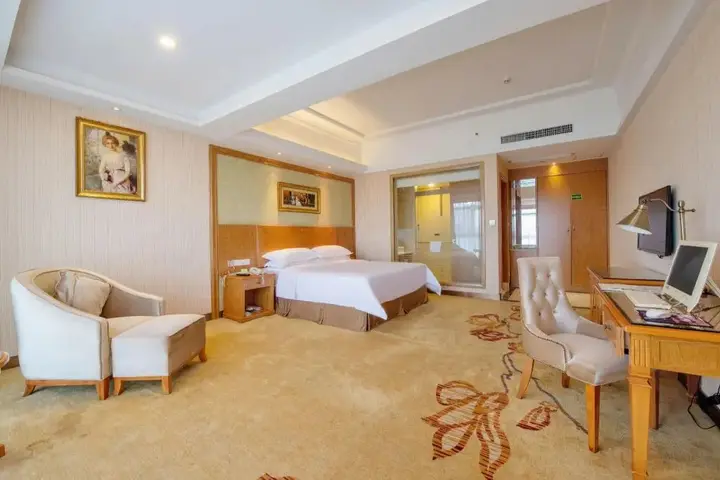 Шэньчжэнь: ViennaInternational Hotel Shenzhen Longgang Lilan