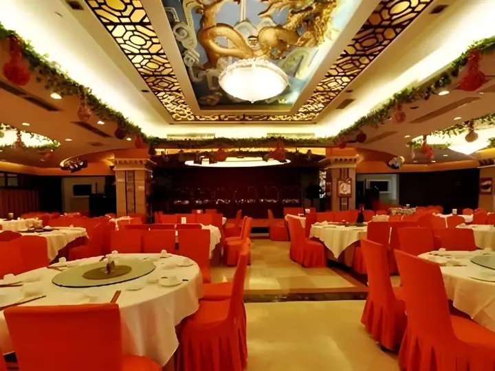 Шэньчжэнь: Vienna Hotel Shenzhen Pinghu Center Metro Station