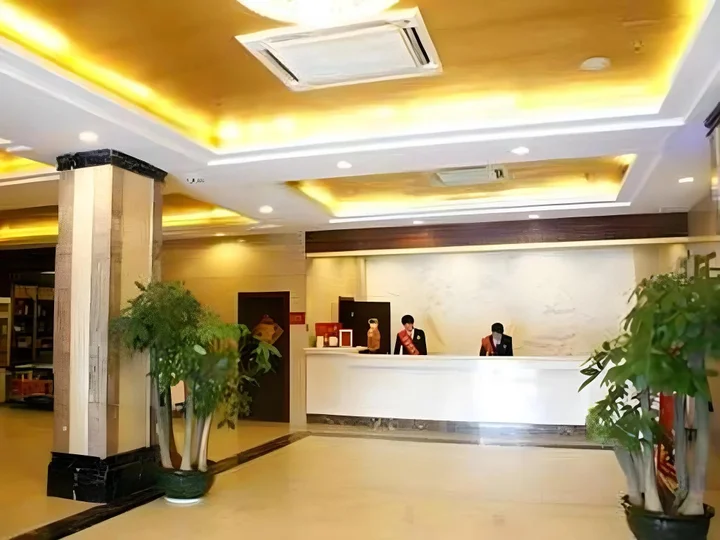 Шэньчжэнь: Vienna Hotel Shenzhen Pinghu Center Metro Station