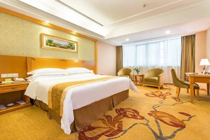 Шэньчжэнь: Vienna Hotel Shenzhen View Lake Park