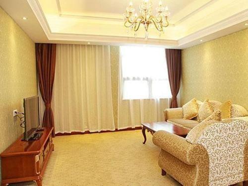 Шэньчжэнь: Vienna Hotel Shenzhen Pingshan Highway Station