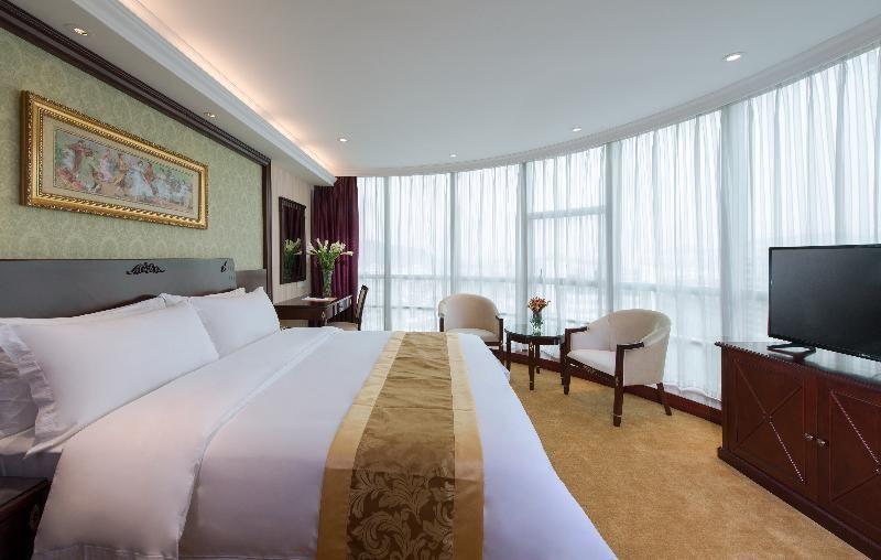 Шэньчжэнь: Vienna Hotel Shenzhen Pingshan Highway Station
