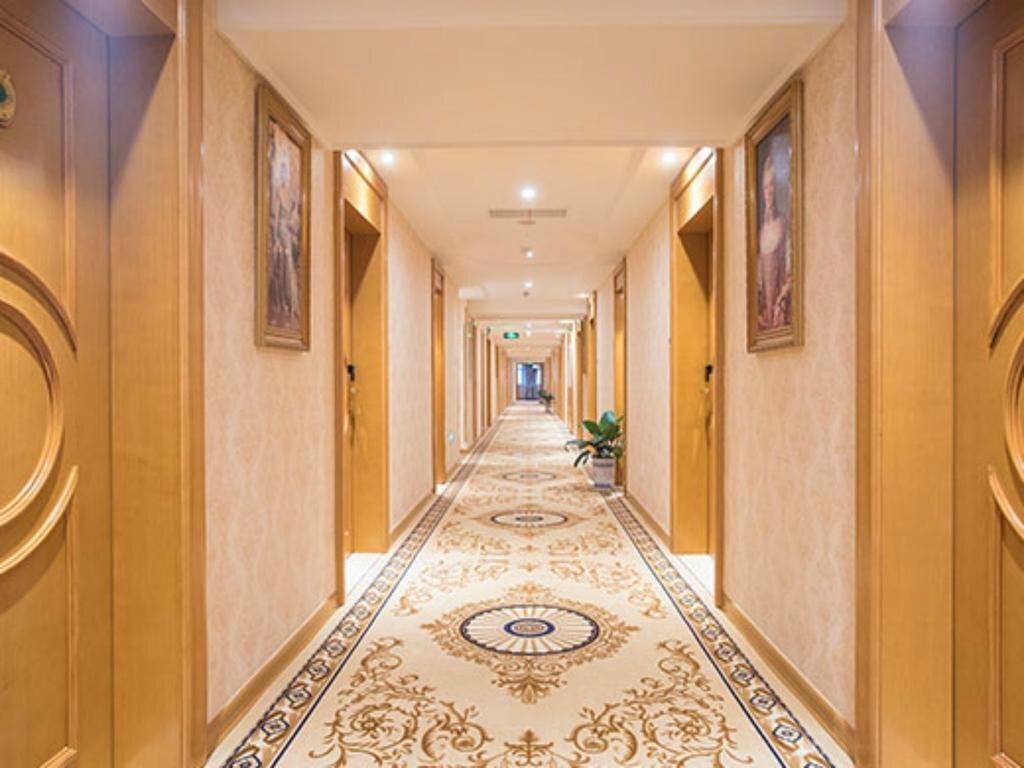 Мейчжу: Vienna International Hotel Meizhou Dingzi Bridge