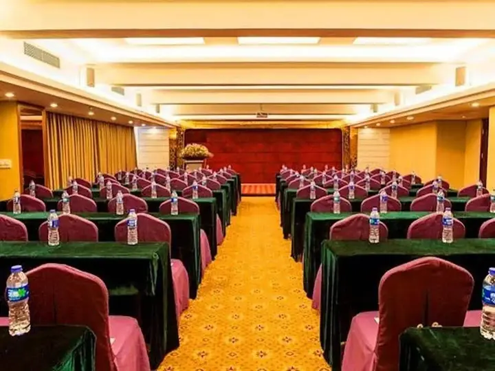 Цзиньюань: Vienna Hotel Qingyuan Lianjiang Road
