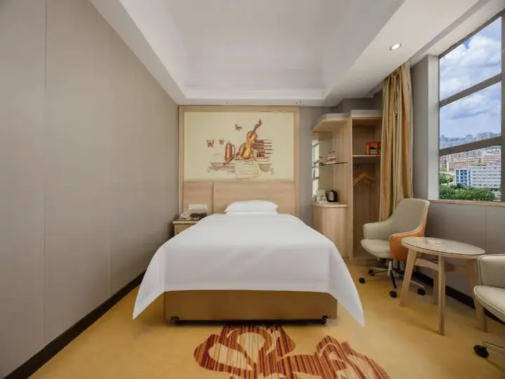 Хойчжоу: Vienna Hotel Huizhou Huiyang Danshui