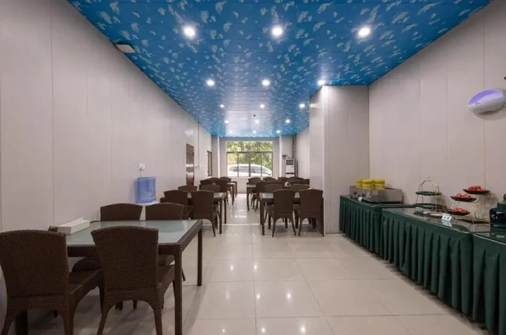 Хойчжоу: Vienna Hotel Huizhou Huiyang Danshui
