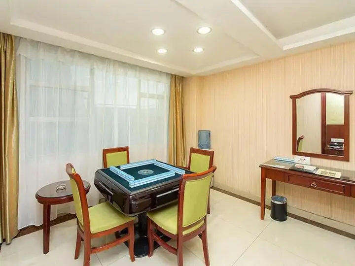 Хойчжоу: Vienna Hotel Huizhou Huiyang Danshui