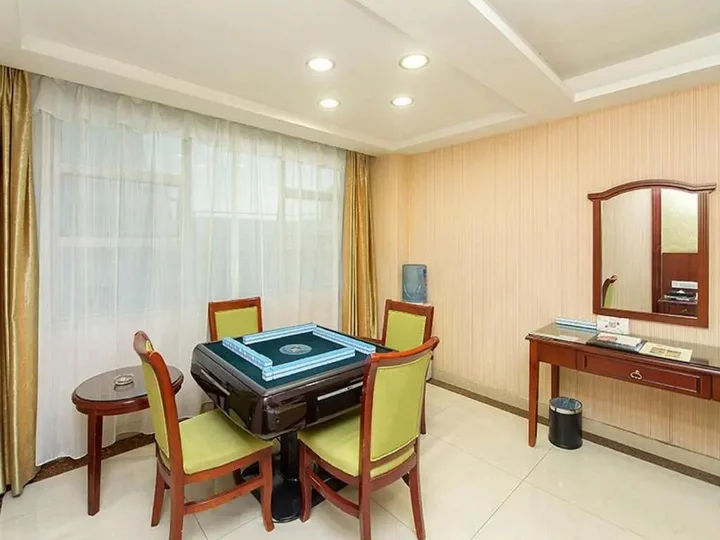 Хойчжоу: Vienna Hotel Huizhou Huiyang Danshui
