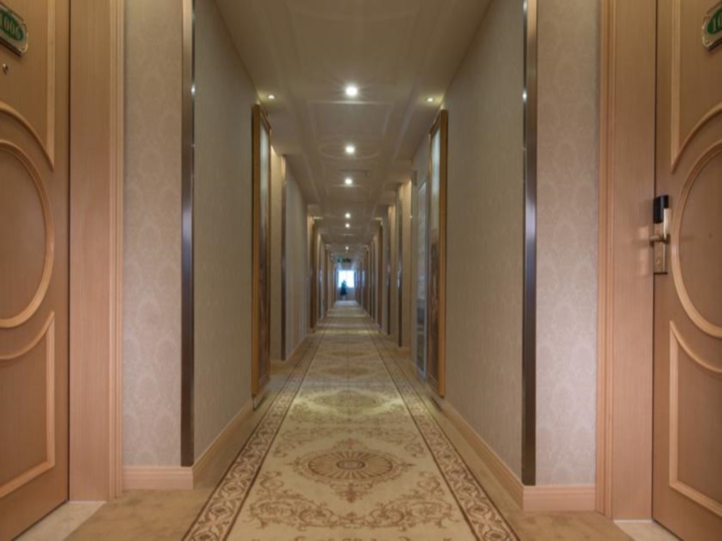 Шэньчжэнь: Vienna International Hotel Shenzhen Jingtian Banch