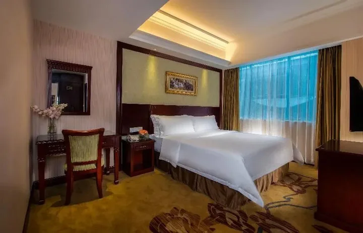 Шэньчжэнь: ViennaHotel Shenzhen Exibition Center