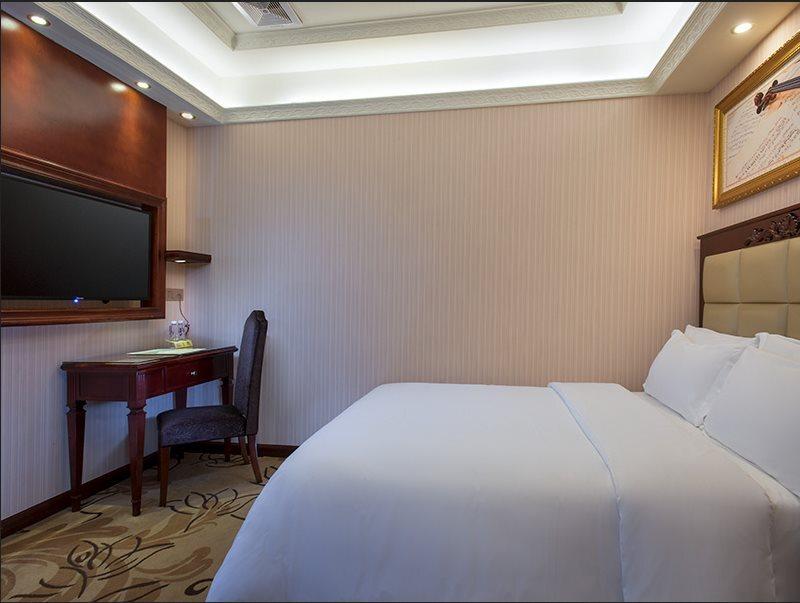 Шэньчжэнь: ViennaHotel Shenzhen Exibition Center