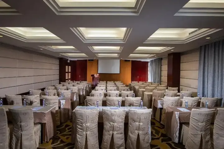Шэньчжэнь: ViennaHotel Shenzhen Exibition Center
