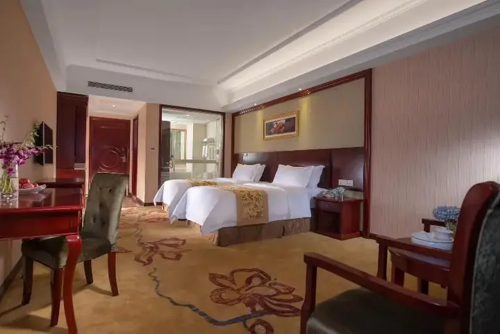 Шэньчжэнь: ViennaHotel Shenzhen Exibition Center