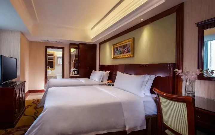 Шэньчжэнь: ViennaHotel Shenzhen Exibition Center