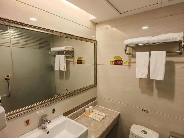 Шэньчжэнь: Vienna Hotel Shenzhen Yinhu