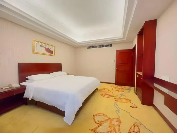 Шэньчжэнь: Vienna Hotel Shenzhen Yinhu
