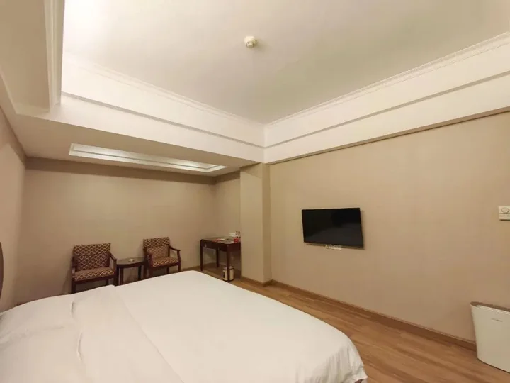 Шэньчжэнь: Vienna Hotel Shenzhen Yinhu