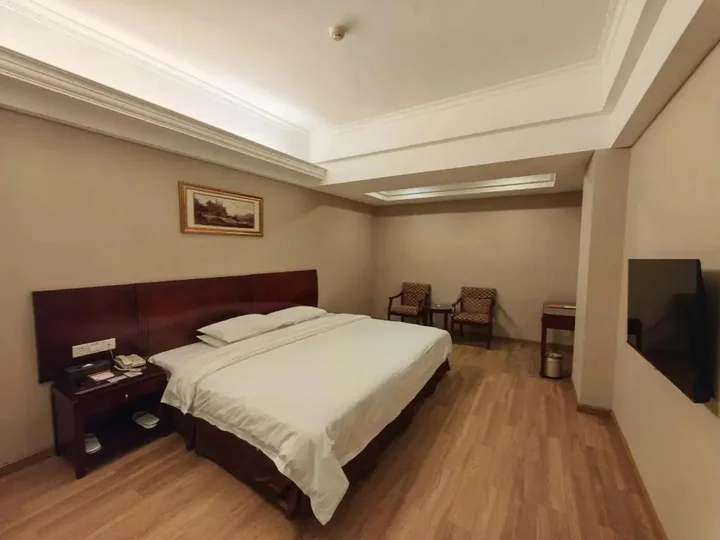 Шэньчжэнь: Vienna Hotel Shenzhen Yinhu