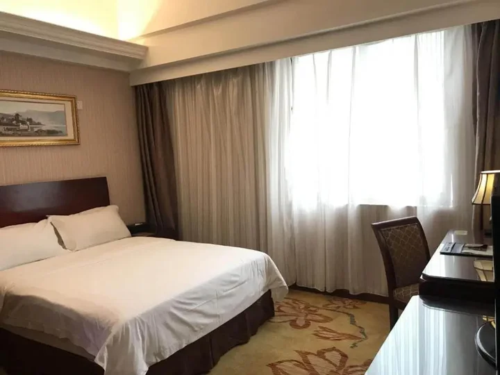 Шэньчжэнь: Vienna Hotel Shenzhen Yinhu