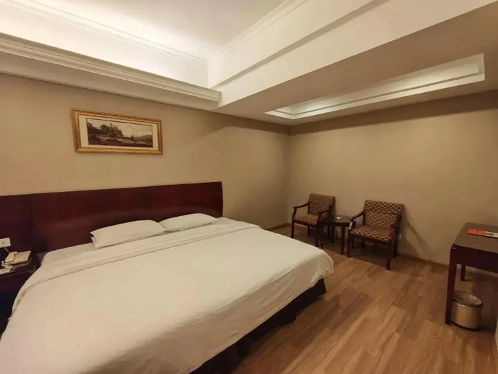 Шэньчжэнь: Vienna Hotel Shenzhen Yinhu