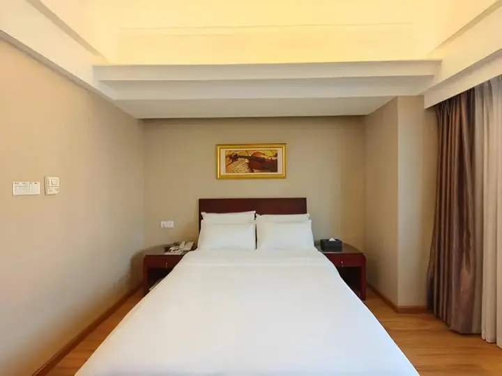 Шэньчжэнь: Vienna Hotel Shenzhen Yinhu